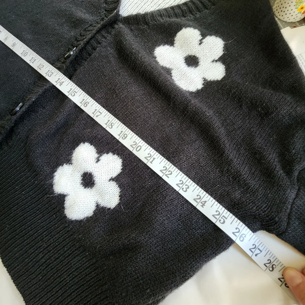 Just Polly New York Daisy Cardigan Black Crop Sweater Size Medium - Picture 7 of 9